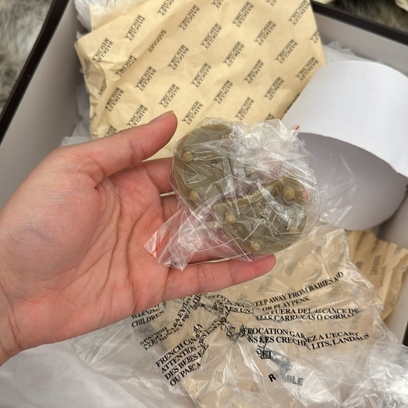 Badgley Mischka wedding shoes gold and silver lightly worn - Picture 4 of 4